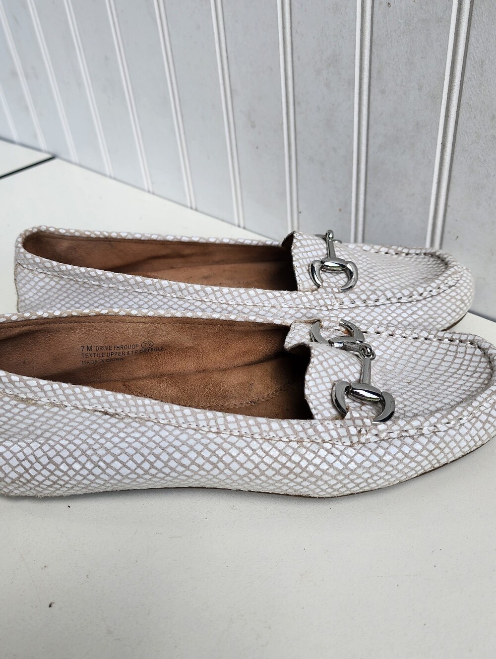 Aerosoles Drive Trough Womens Off White Snakeskin Embossed Horsebit Loafers 7 M
